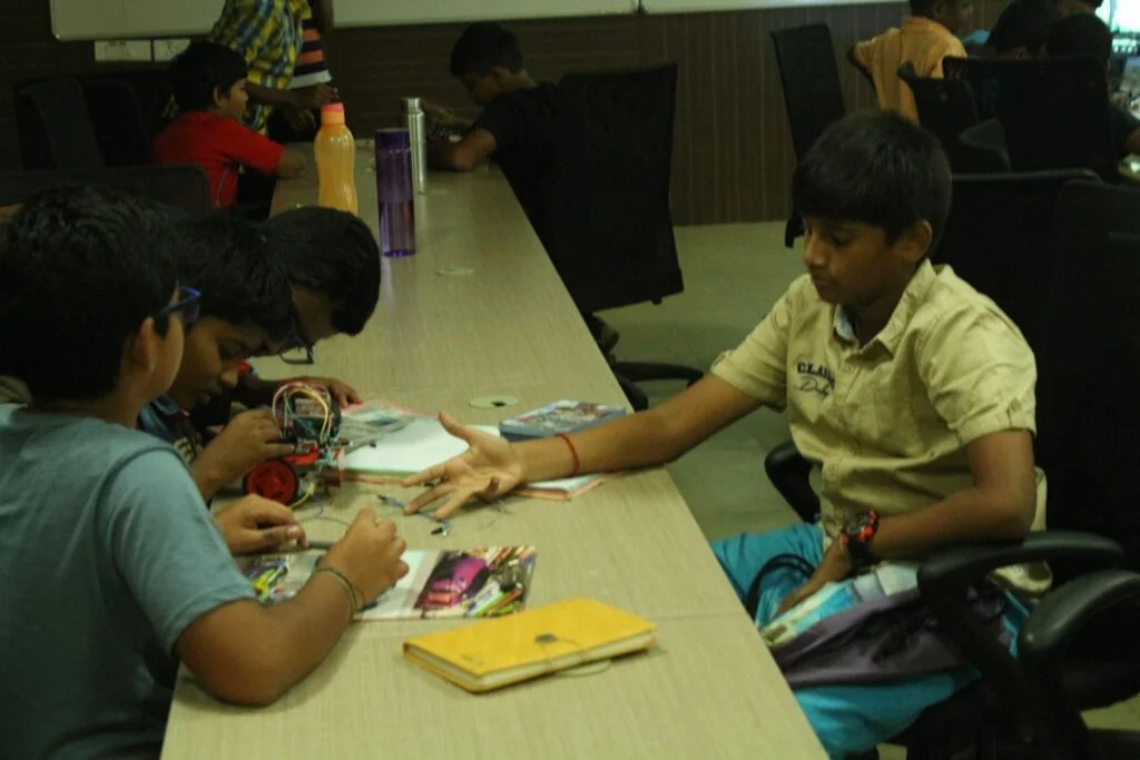 robotics classes for kids in ponneri