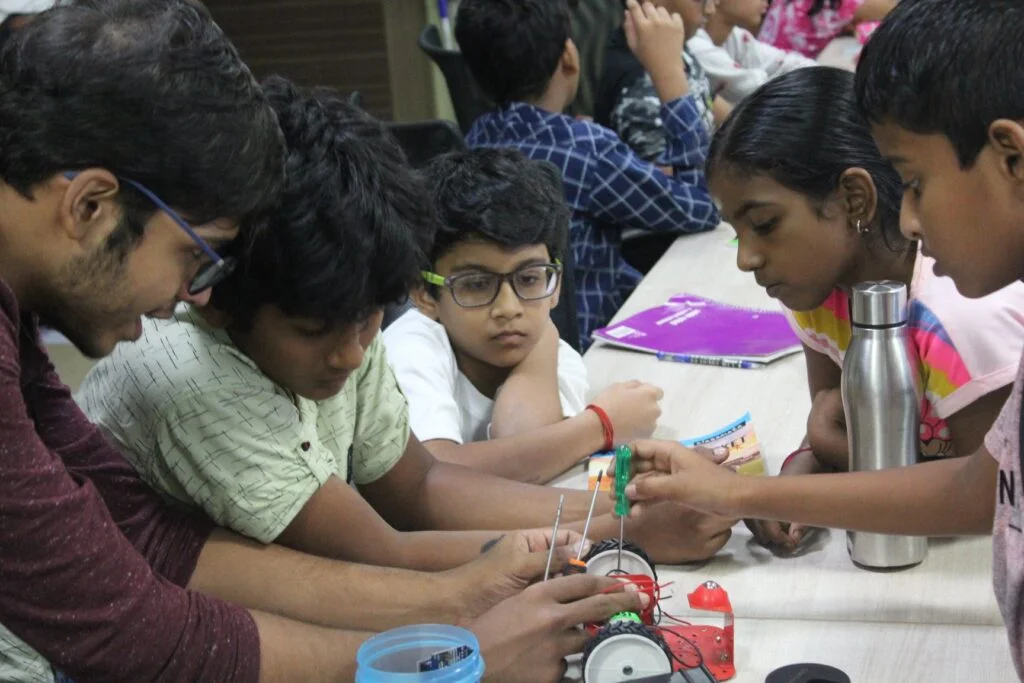 Ashtrix_Students_Working_Together